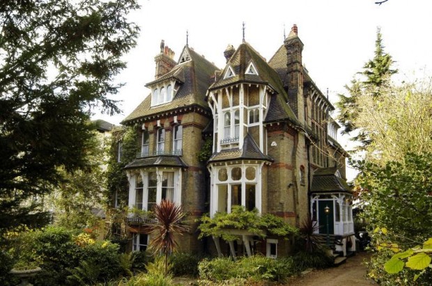London Mansion - Church Road, London, SE19